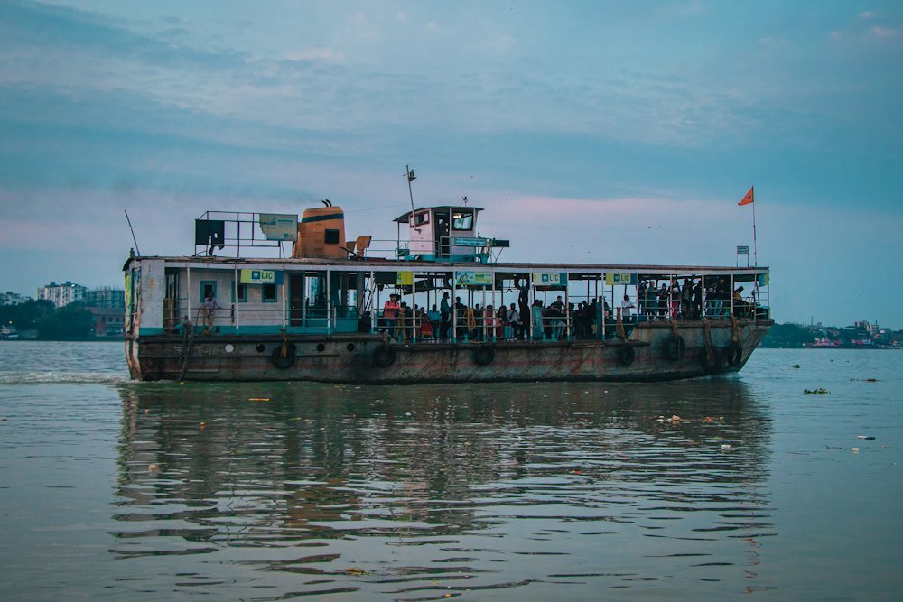 Vessel crossing to Sagar Island